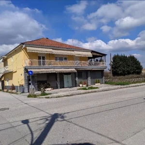Διώροφο Κτίσμα με Ισόγειο Κατάστημα και Διαμέρισμα Α’ Ορόφου